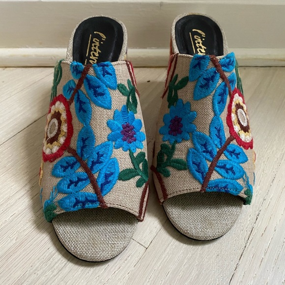 L’Intervalle Embroidered Floral Mules - Picture 3 of 4
